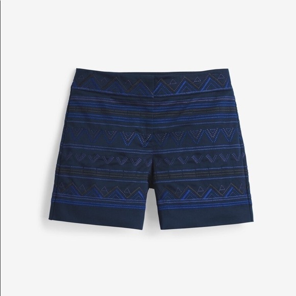 [WHBM] Navy Embroidered Shorts - Picture 7 of 8